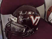 om01helmet.jpg (100779 bytes)