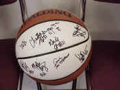 om01wbball.jpg (98298 bytes)